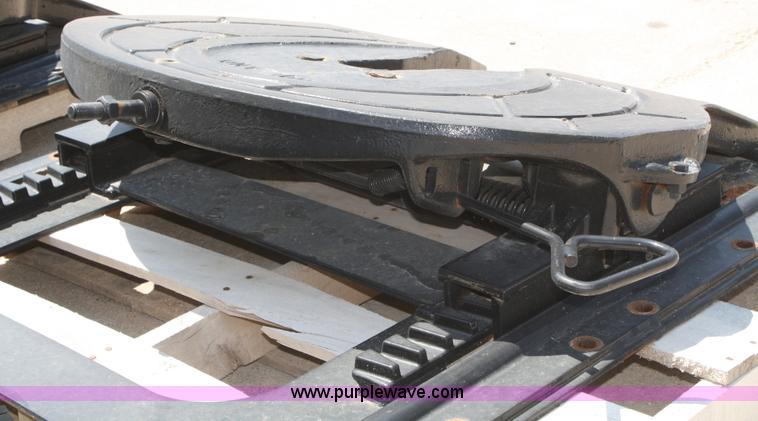 image for item A9071 Holland fifth wheel plate