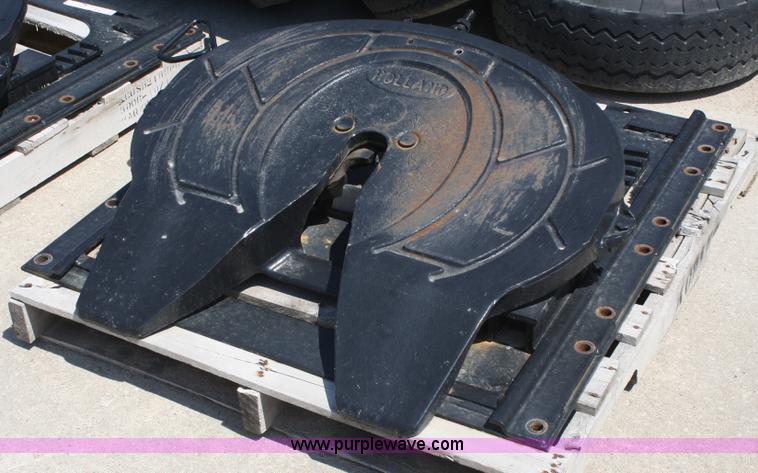 image for item A9072 Holland fifth wheel plate