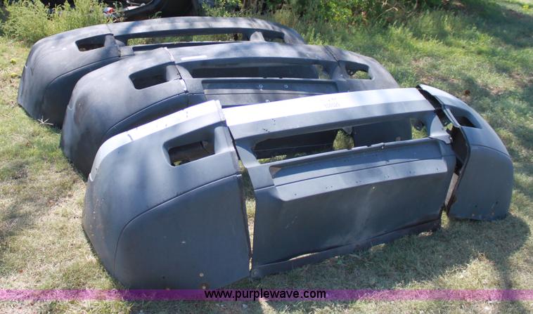 image for item F9841 (3) 1997-2005 Freightliner Century front bumpers