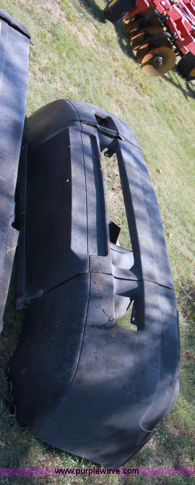 image for item F9841 (3) 1997-2005 Freightliner Century front bumpers