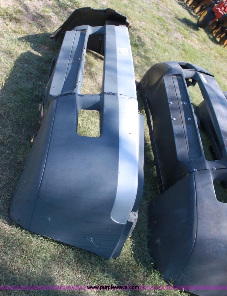 image for item F9841 (3) 1997-2005 Freightliner Century front bumpers
