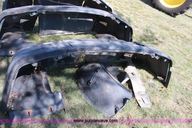 image for item F9841 (3) 1997-2005 Freightliner Century front bumpers