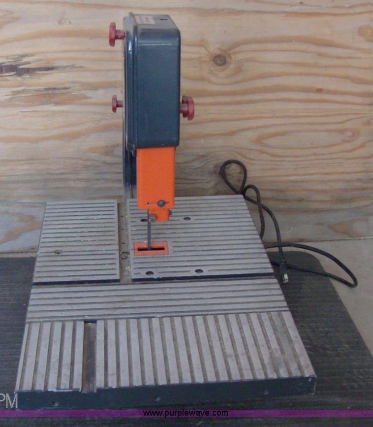 image for item A1289 Central Machinery band saw