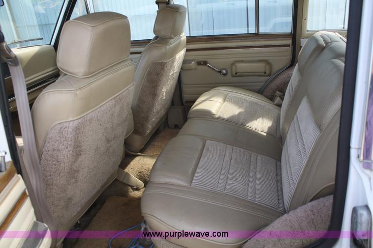 image for item A2268 1991 Jeep Grand Wagoneer SUV