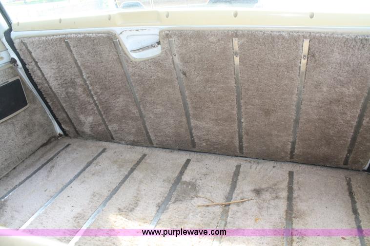 image for item A2268 1991 Jeep Grand Wagoneer SUV