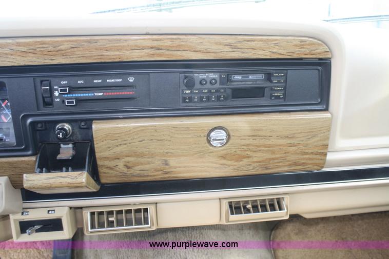 image for item A2268 1991 Jeep Grand Wagoneer SUV