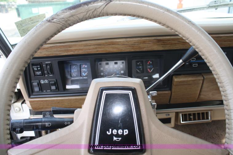 image for item A2268 1991 Jeep Grand Wagoneer SUV