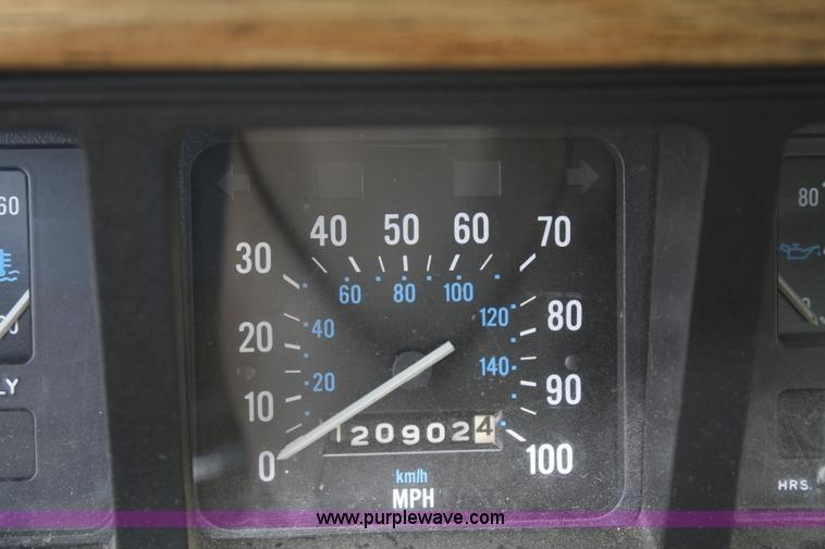 image for item A2268 1991 Jeep Grand Wagoneer SUV