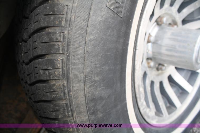 image for item A2268 1991 Jeep Grand Wagoneer SUV