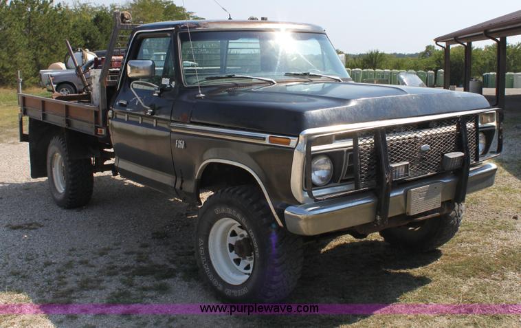 image for item A2699 1976 Ford F250 pickup truck