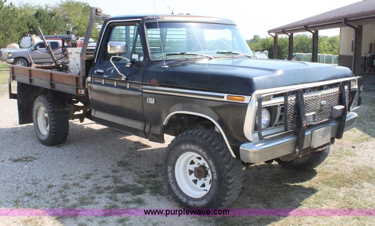 image for item A2699 1976 Ford F250 pickup truck