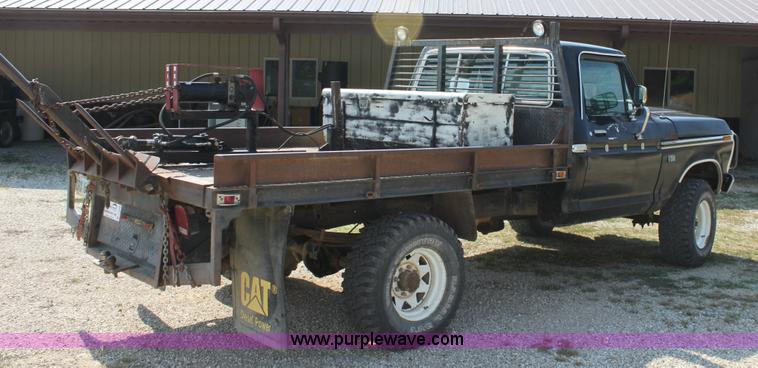 image for item A2699 1976 Ford F250 pickup truck