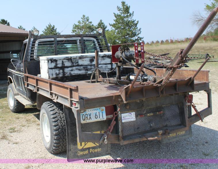 image for item A2699 1976 Ford F250 pickup truck