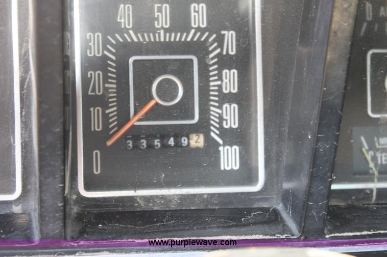 image for item A2699 1976 Ford F250 pickup truck