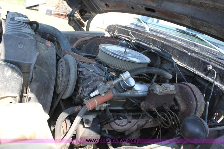 image for item A2699 1976 Ford F250 pickup truck