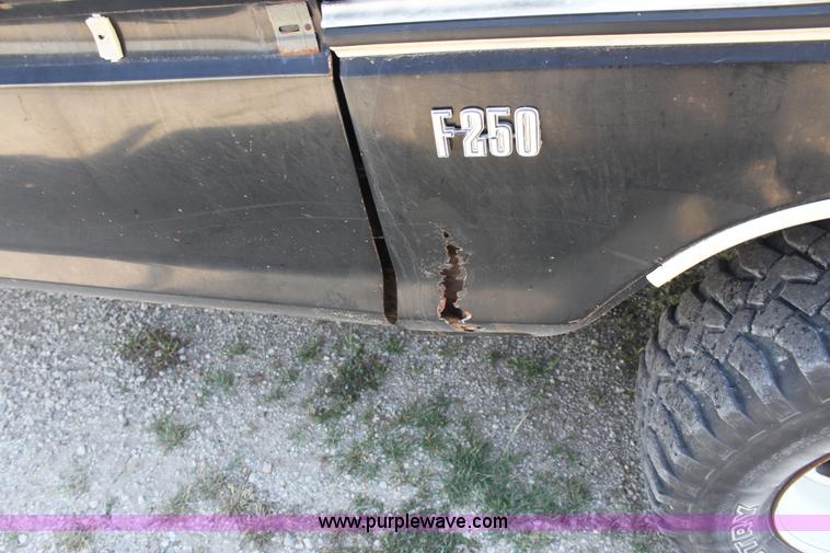 image for item A2699 1976 Ford F250 pickup truck