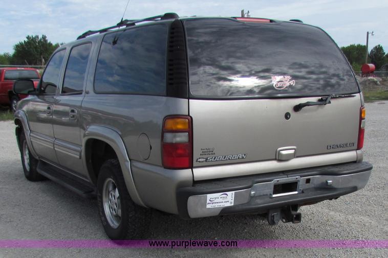 image for item A2724 2001 Chevrolet Suburban 1500 SUV