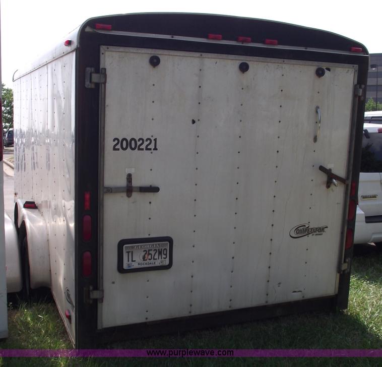 image for item A4021 2000 Avenger 16' enclosed trailer