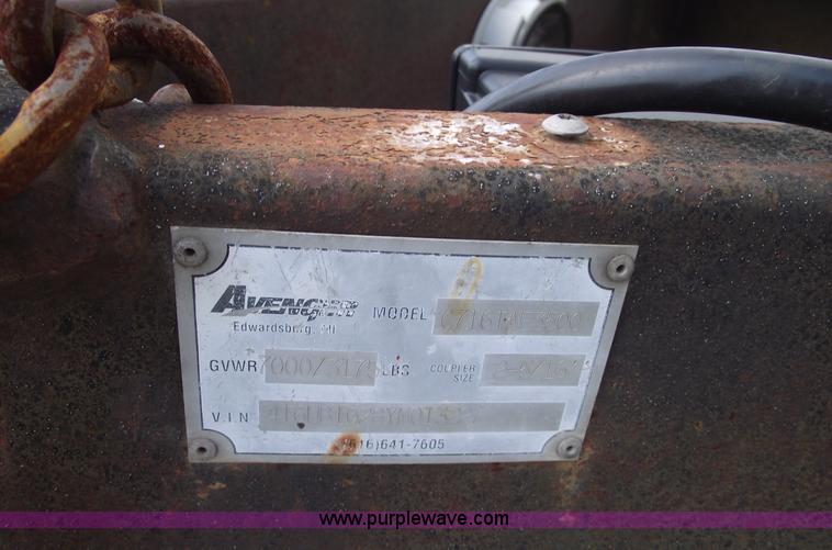 image for item A4021 2000 Avenger 16' enclosed trailer