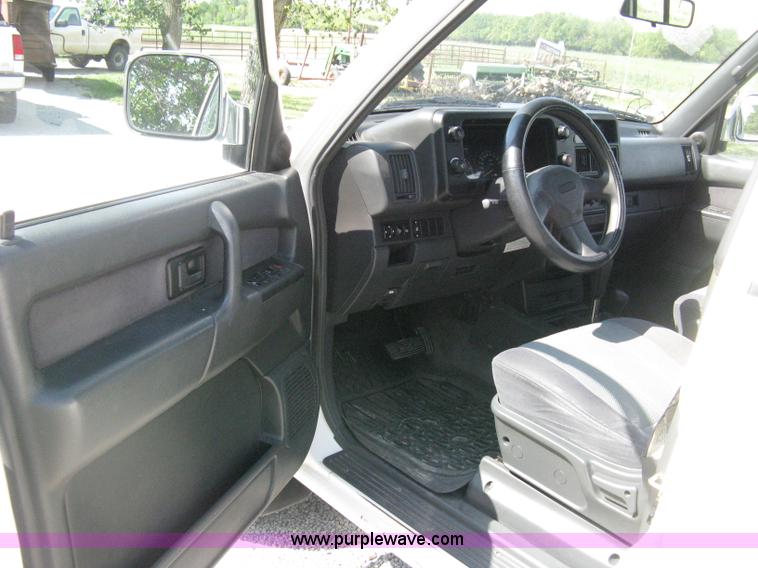 image for item A4301 1994 Isuzu Trooper S SUV