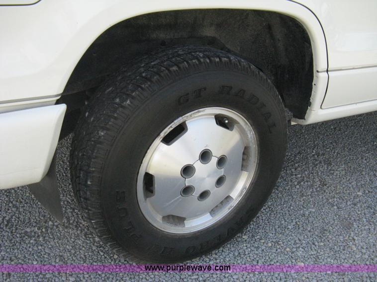 image for item A4301 1994 Isuzu Trooper S SUV