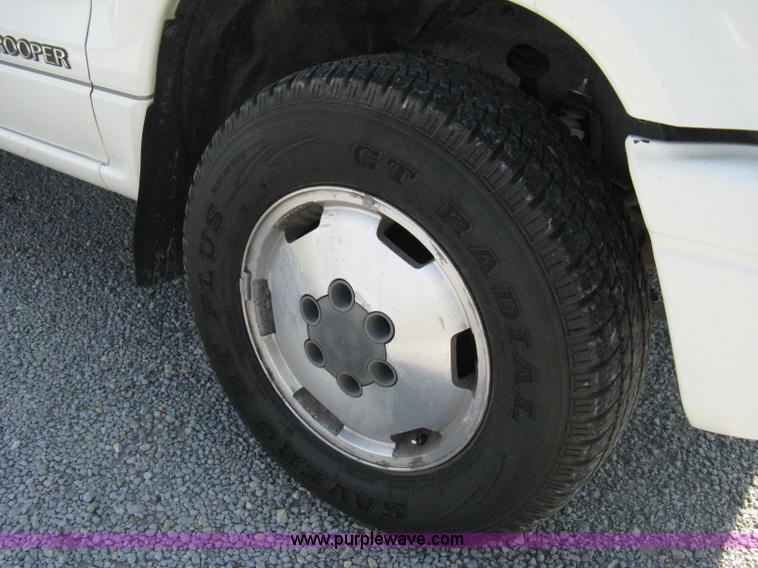 image for item A4301 1994 Isuzu Trooper S SUV