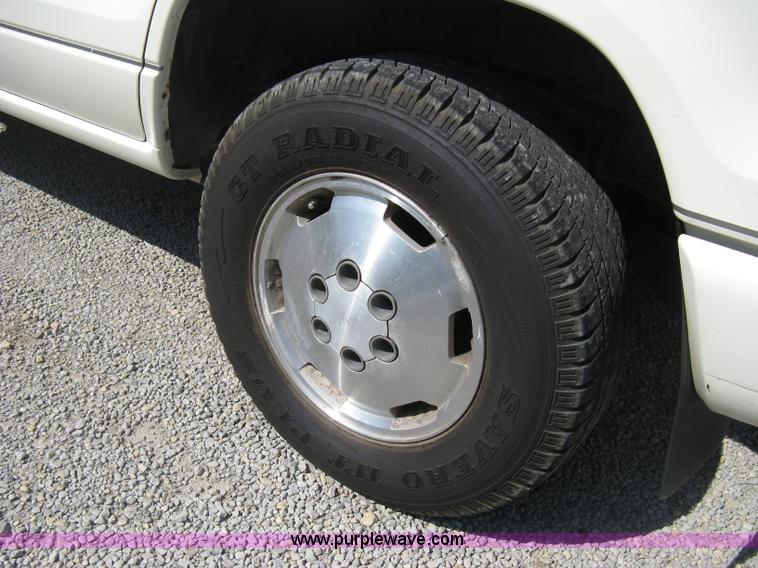 image for item A4301 1994 Isuzu Trooper S SUV