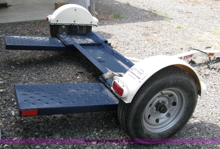 image for item A4319 2009 Master Tow car dolly