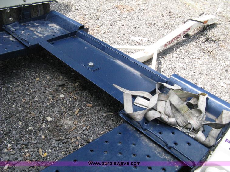 image for item A4319 2009 Master Tow car dolly