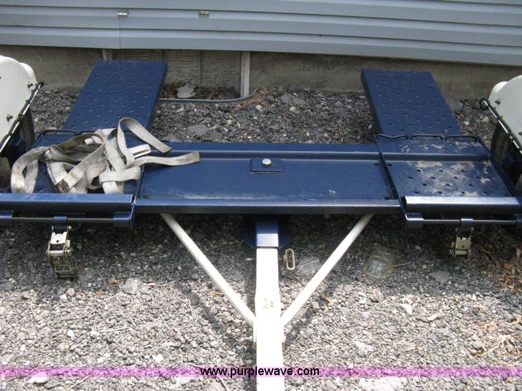 image for item A4319 2009 Master Tow car dolly