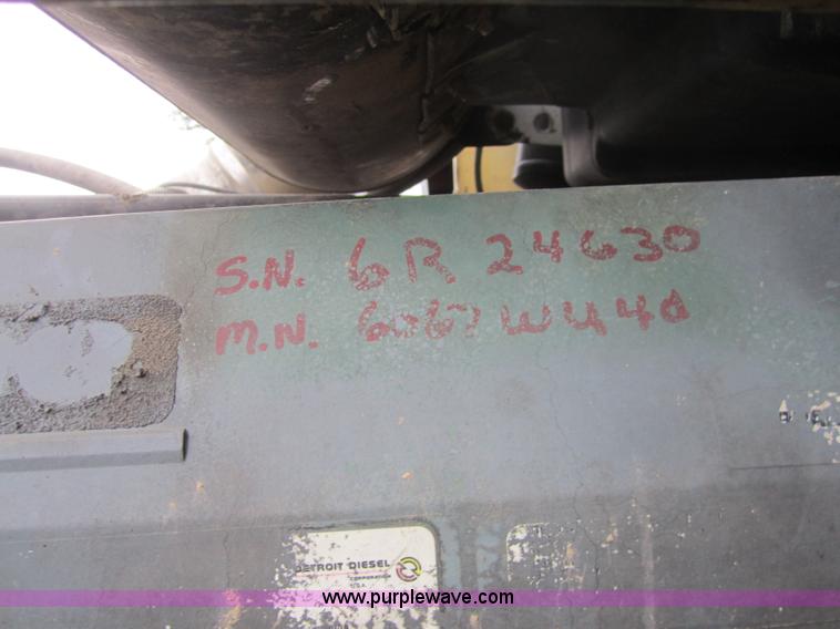 image for item A4721 1992 Freightliner FLD120 semi truck