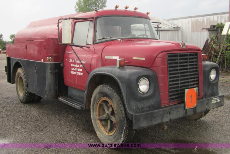 image for item A4722 1972 International Load Star 1600 water truck