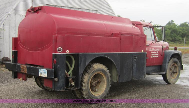 image for item A4722 1972 International Load Star 1600 water truck
