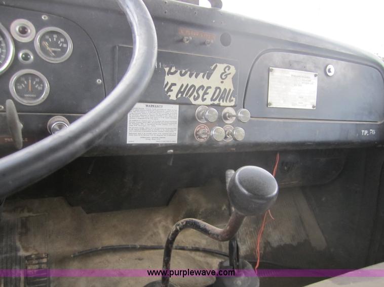 image for item A4722 1972 International Load Star 1600 water truck