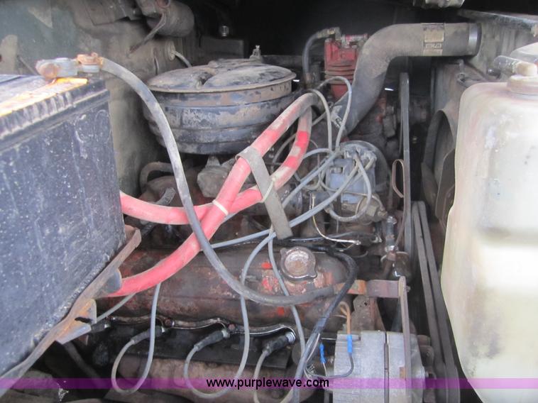 image for item A4722 1972 International Load Star 1600 water truck