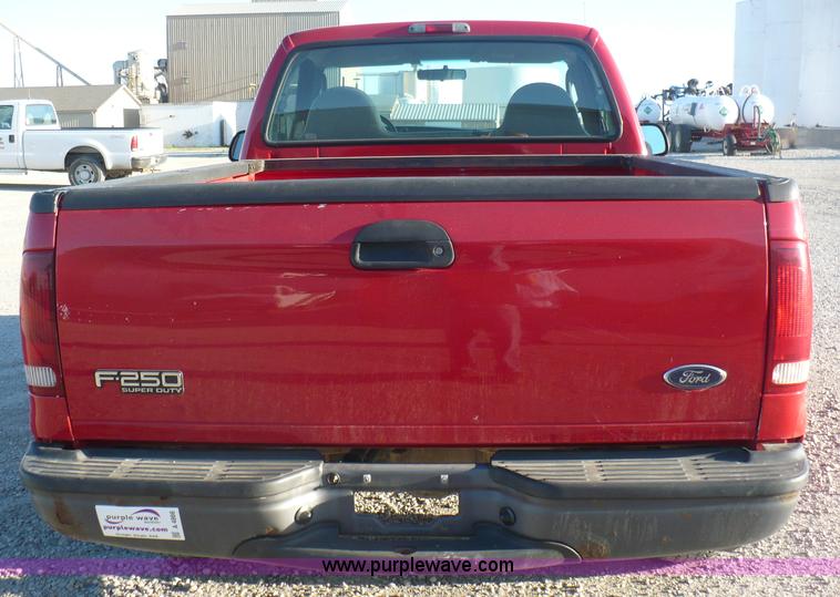 image for item A4866 2003 Ford F250 XL Super Duty pickup truck