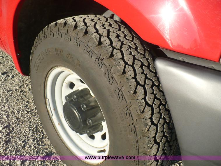 image for item A4866 2003 Ford F250 XL Super Duty pickup truck