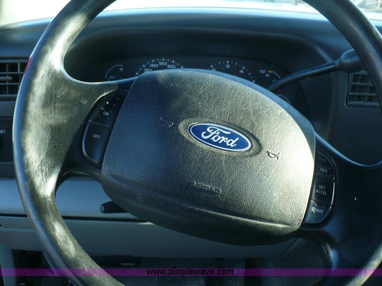 image for item A4866 2003 Ford F250 XL Super Duty pickup truck