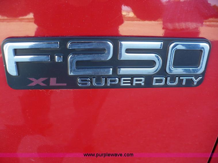 image for item A4866 2003 Ford F250 XL Super Duty pickup truck