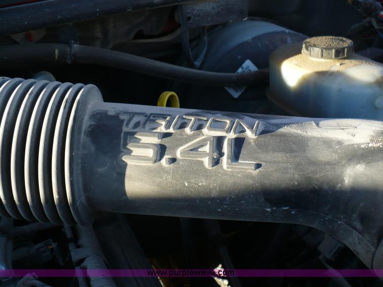 image for item A4866 2003 Ford F250 XL Super Duty pickup truck