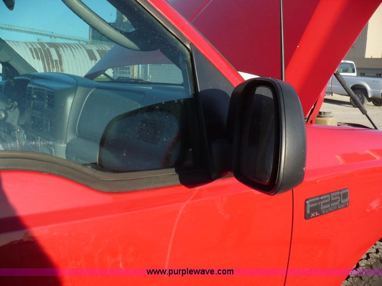 image for item A4866 2003 Ford F250 XL Super Duty pickup truck