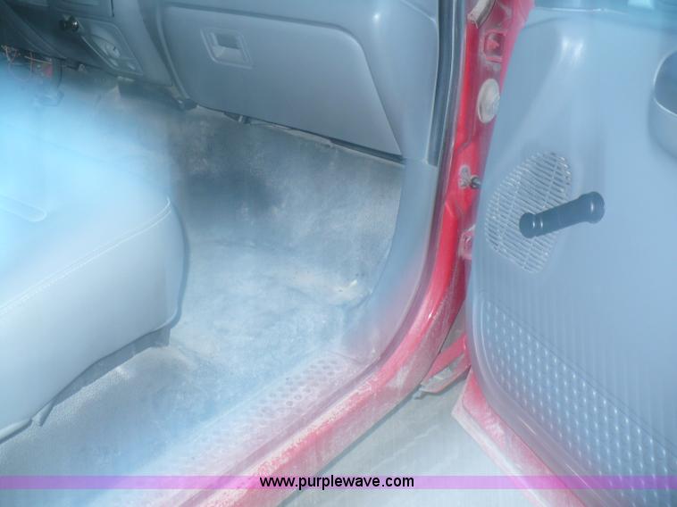 image for item A4866 2003 Ford F250 XL Super Duty pickup truck