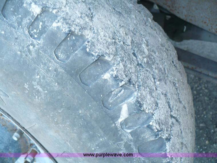 image for item A4867 1997 Ford F250 pickup truck