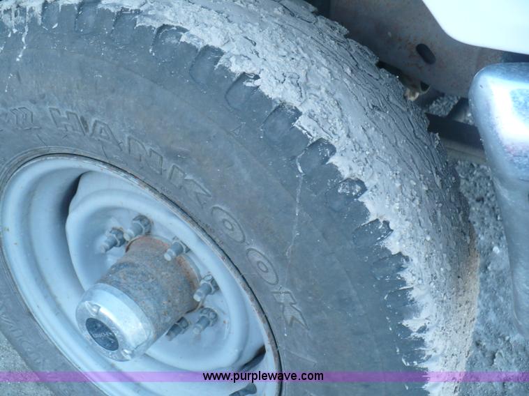 image for item A4867 1997 Ford F250 pickup truck