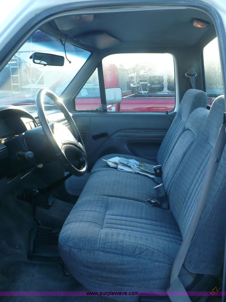 image for item A4867 1997 Ford F250 pickup truck