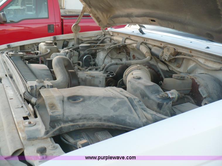 image for item A4867 1997 Ford F250 pickup truck