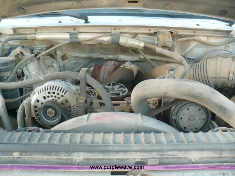 image for item A4867 1997 Ford F250 pickup truck