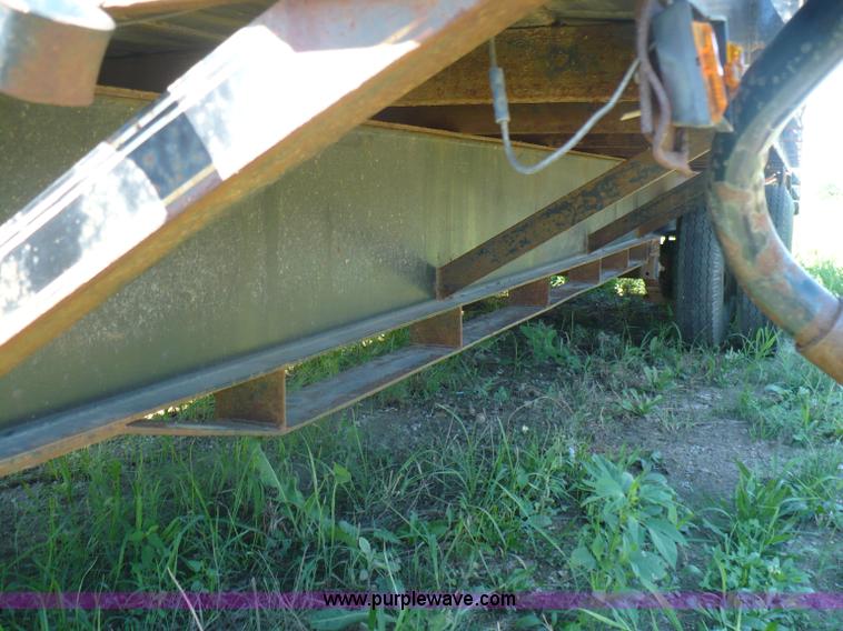 image for item A4869 2005 Parker flatbed trailer