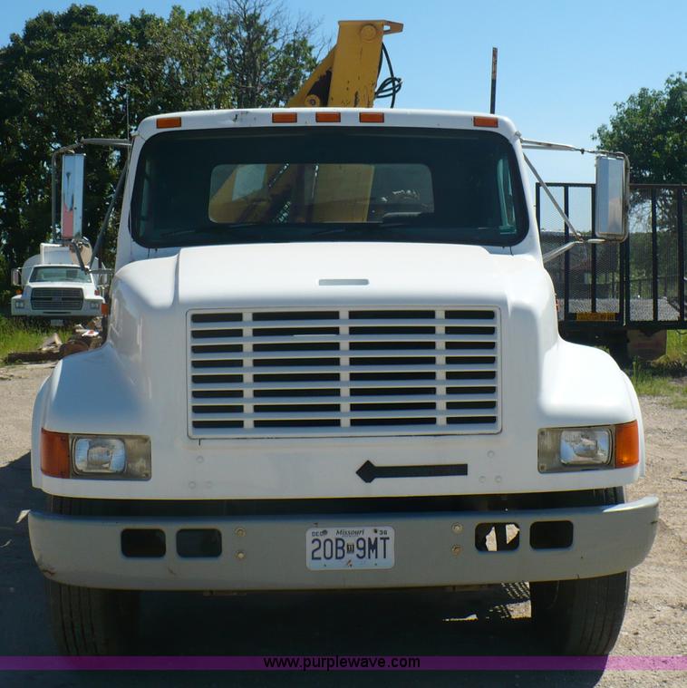 image for item A4870 1995 International 4900 dump truck with boom