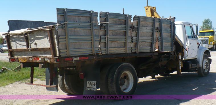 image for item A4870 1995 International 4900 dump truck with boom
